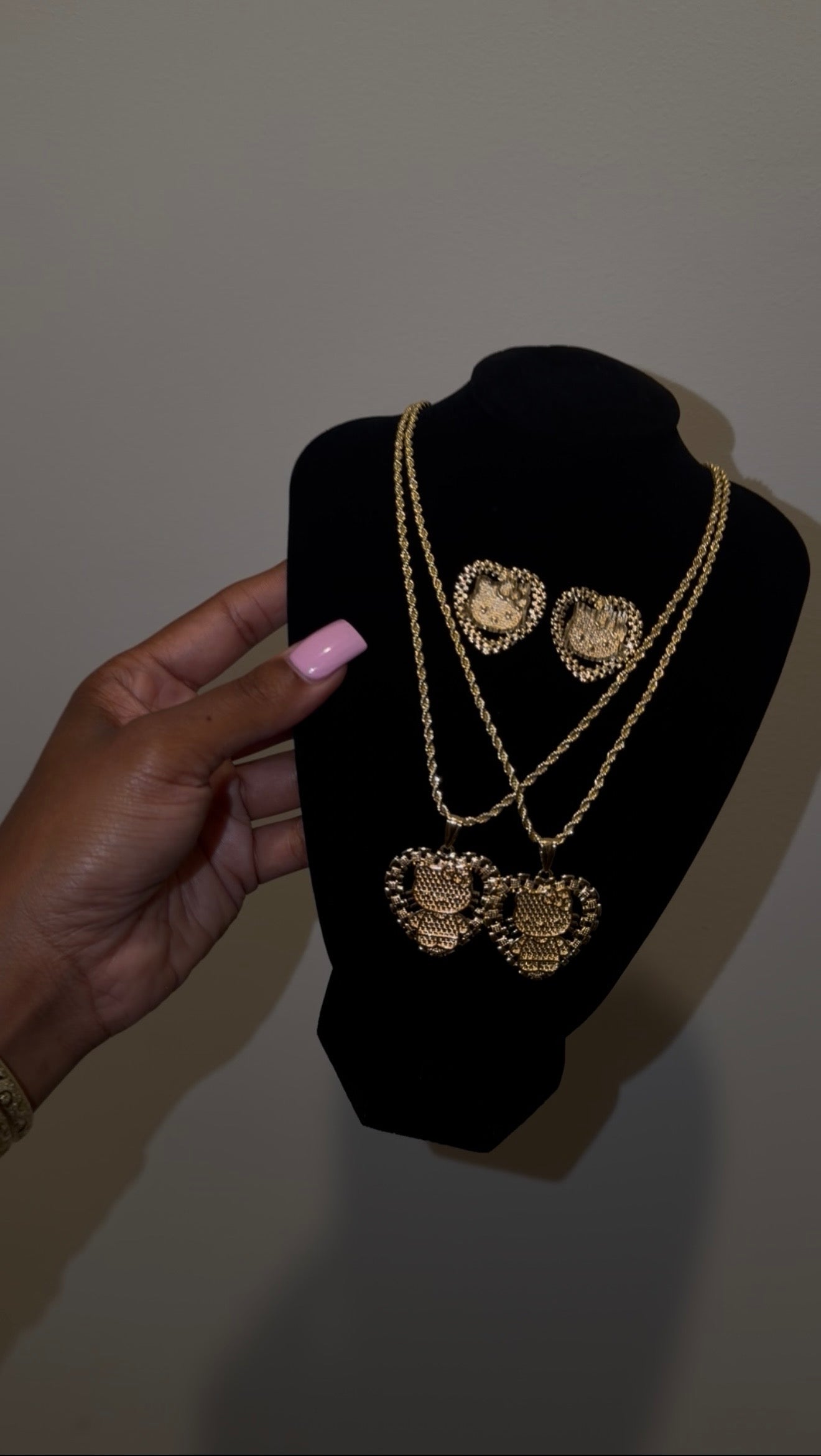 Jumbo Hello Kitty Heart Necklace